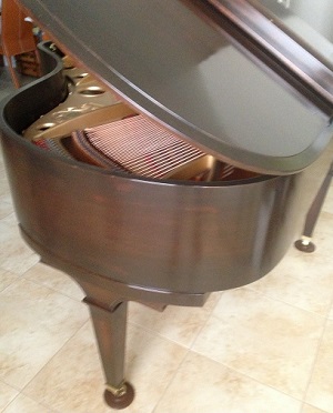 1927 J&C Fischer 5-ft-6-inch Parlor Grand Piano 1927 J&C Fischer 5-ft-6-inch Parlor Grand Piano